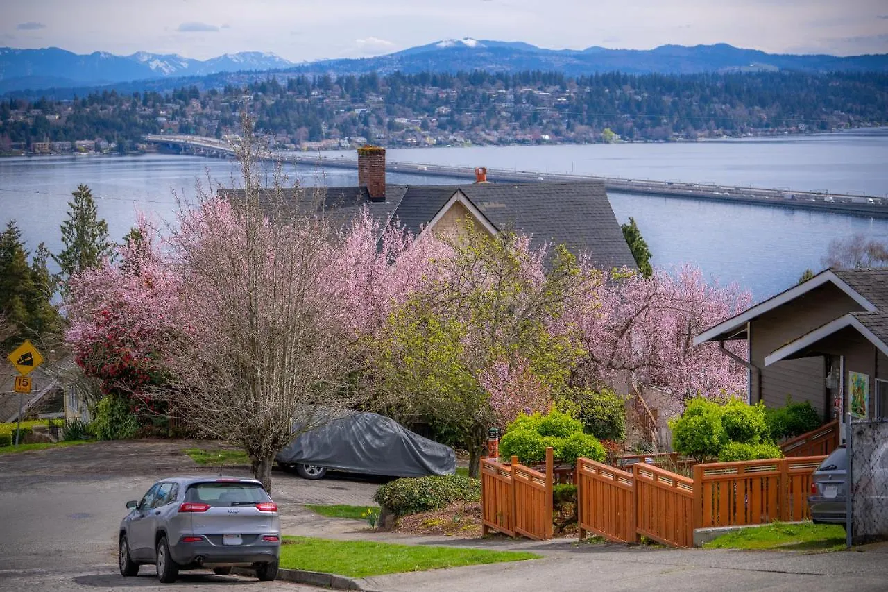 Holiday home Sunrise On Lake Washington Villa Seattle United States
