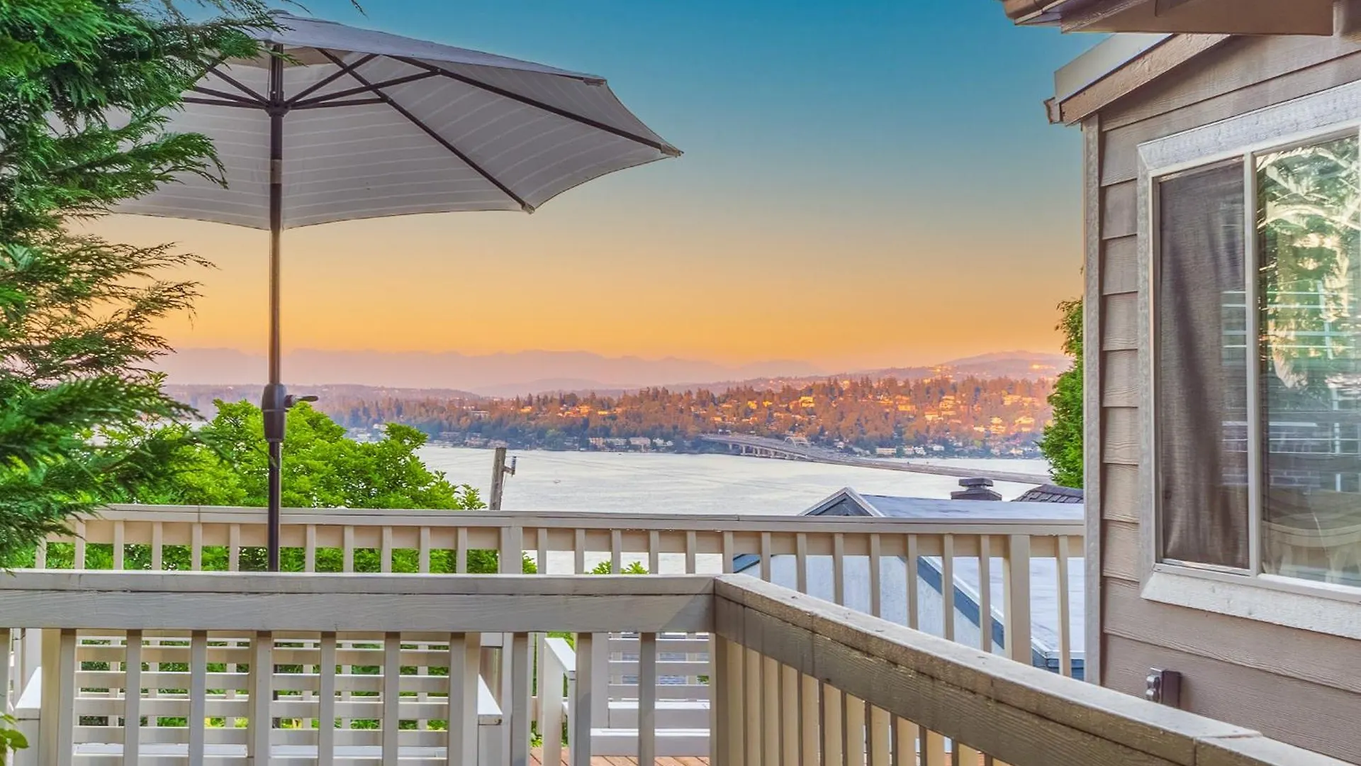 Sunrise On Lake Washington Villa Seattle United States